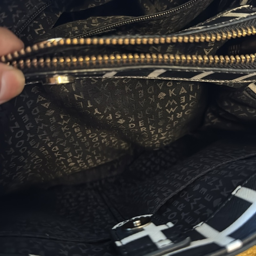 Kate Spade black & white very clean - Picture 10 of 15